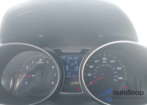 2012 Hyundai Veloster Base W/Red/Black z USA, uszkodzony, nr VIN KMHTC6AD7CU067048